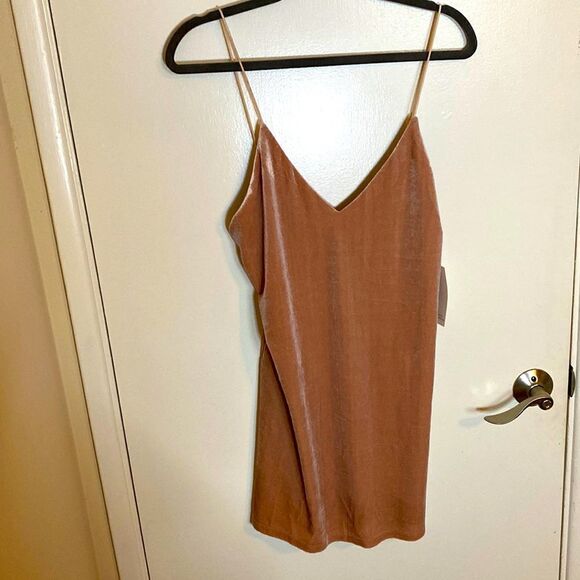 NWT- TOBI- BLUSH PINK- soft velvet spaghetti strap dress - Size Small - Picture 4 of 13